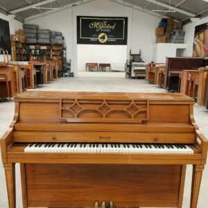 #204185 Piano STARCK, Excelente calidad y Sonido.