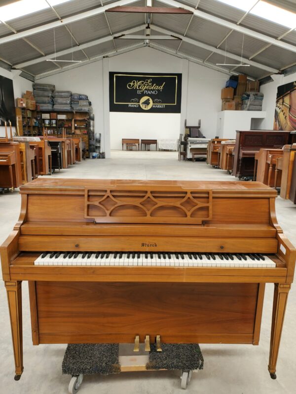 #204185 Piano STARCK, Excelente calidad y Sonido.