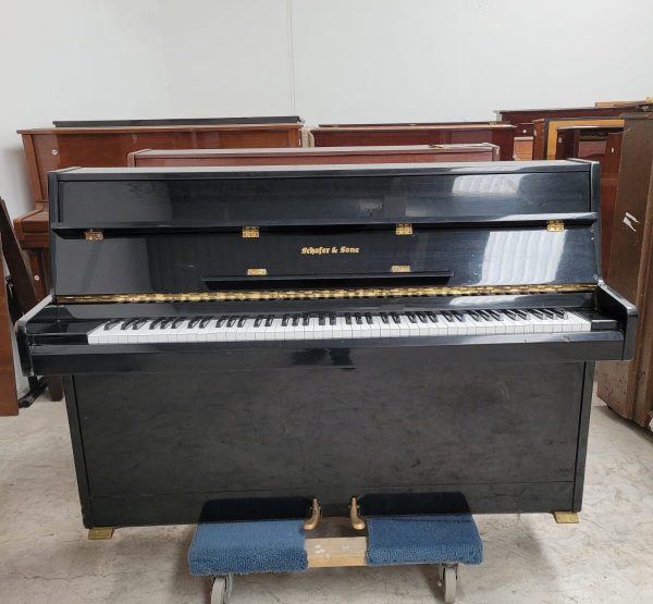 #609490 Piano Schafer & Sons, Modelo SV-40.