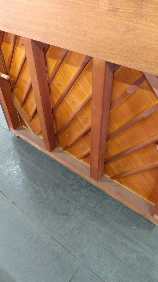 #2489665 Distinguido Piano  YAMAHA Modelo W104.