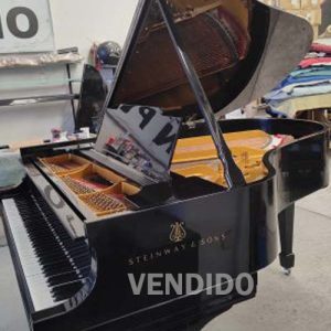 Steinway & Sons Modelo M: El Piano Que Habla de Elegancia, Prestigio y Pasión por la Música a su Alcance.