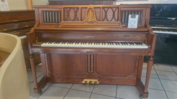 #IQF02360 Piano SAMICK,  Confirmar existencia.