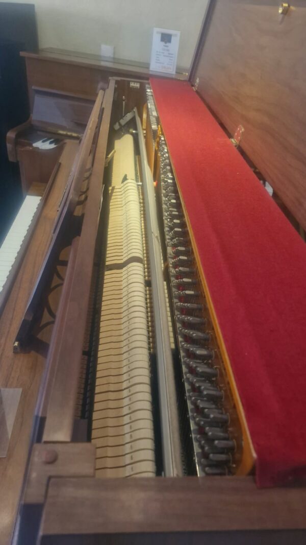 #IQF02360 Piano SAMICK,  Confirmar existencia.