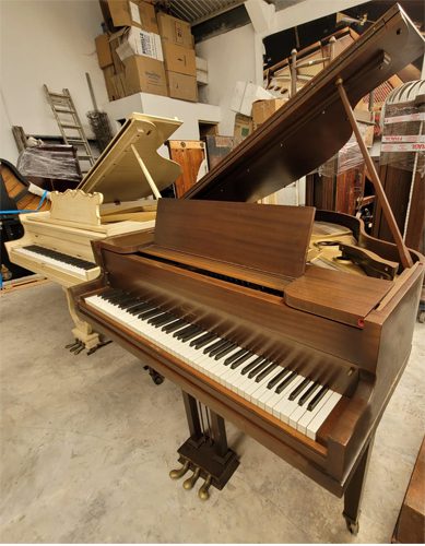 #82113 Piano VOCE & SONS 1/4 de cola, Súper Precio, Garantizado.