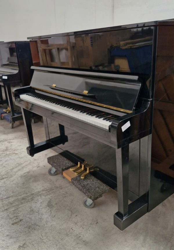 #370420 Piano KAWAI, Modelo KU-1, Elegancia y Calidad Japonesa.