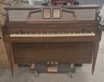 #128542 Piano marca CURRIER, elegancia a su alcance.