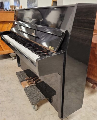 #840717 Piano HOHNER, Estudio, negro brillante.