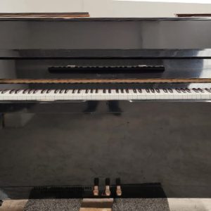 #840717 Piano HOHNER, Estudio, negro brillante.