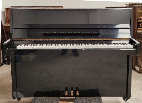 #840717 Piano HOHNER, Estudio, negro brillante.