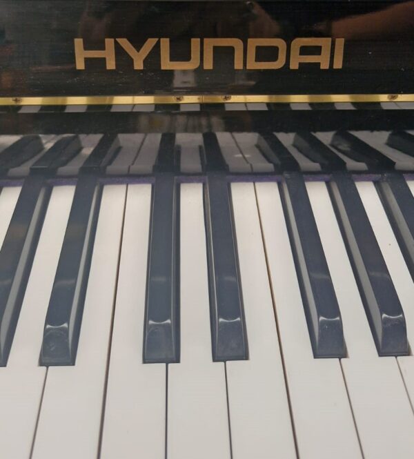 #HHB00947 Piano HYUNDAI Estudio/Consola Elegacia y Calidad.