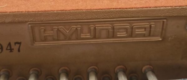 #HHB00947 Piano HYUNDAI Estudio/Consola Elegacia y Calidad.