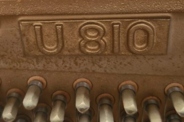 #HHB00947 Piano HYUNDAI Estudio/Consola Elegacia y Calidad.
