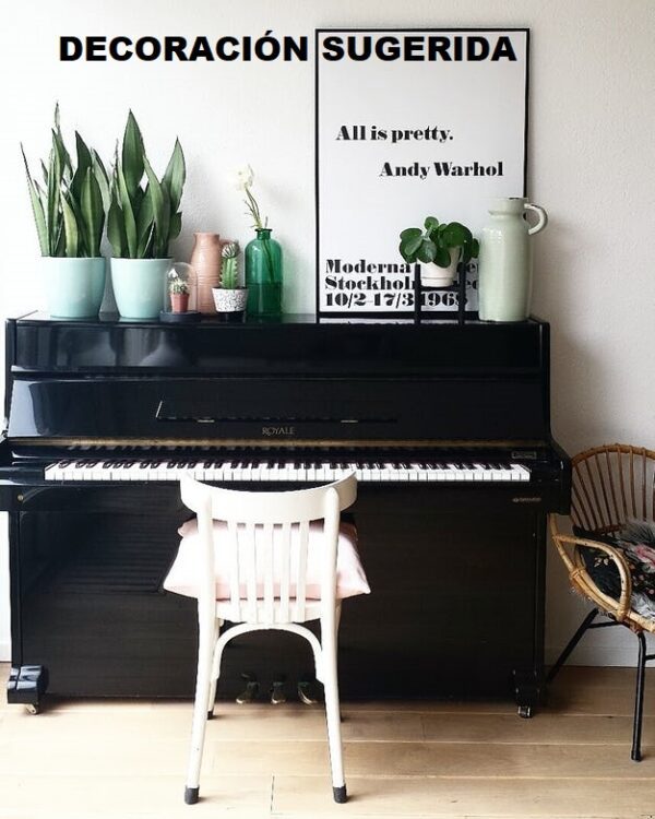 #HHB00947 Piano HYUNDAI Estudio/Consola Elegacia y Calidad.