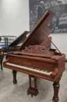 #24639 Piano DECKER BROTHER 	Sonido de Gran Nobleza.