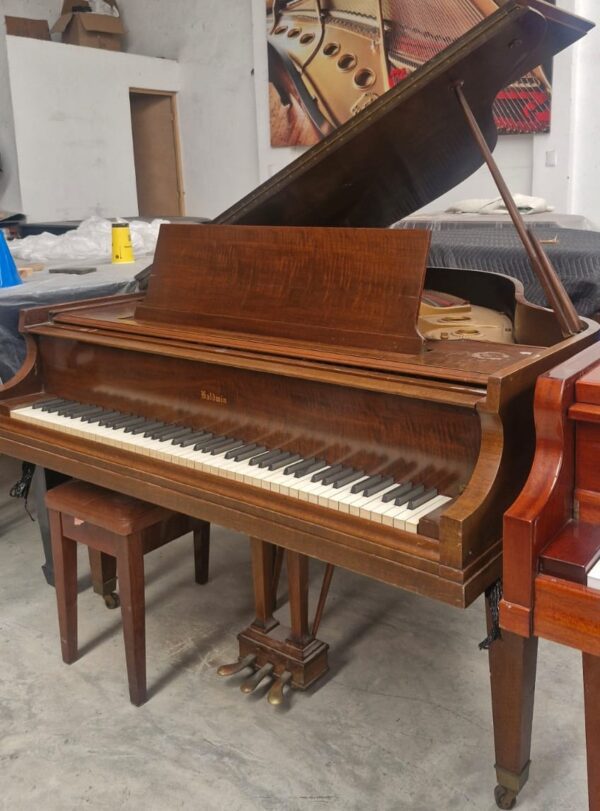 #93853 Piano BALDWIN 1/4 de cola. Sonido con personalidad propia.