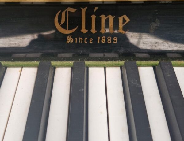 #1985076 Piano CLINE Modelo CU-41 Timbre Refinado.