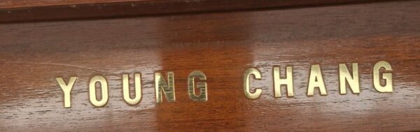 #2003315 Piano YOUNG CHANG  Modelo U-121 Carácter sonoro impecable.