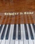 Piano SCHAFER & SONS Raiz de Olmo, Excelente proyección armónica.