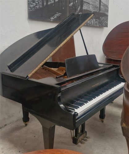 #IJDG0258 Piano HYUNDAY 1/8 de Cola, Negro Mate. Sonido de concierto.