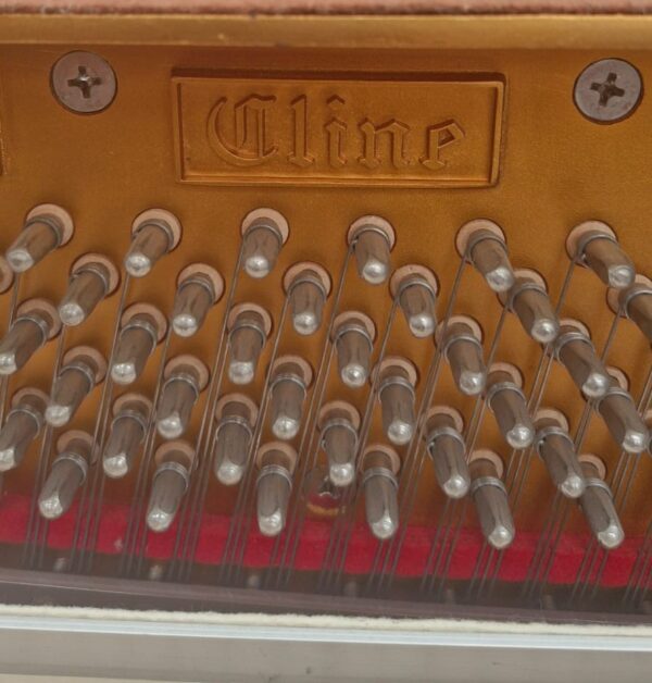 #1985076 Piano CLINE Modelo CU-41 Timbre Refinado.