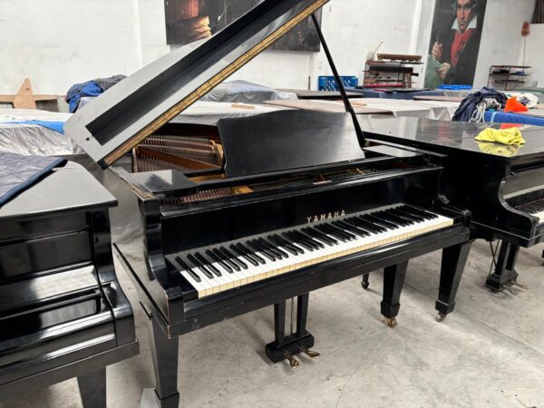 #107659 Piano de cola YAMAHA G3A | Negro Poliéster Profesional