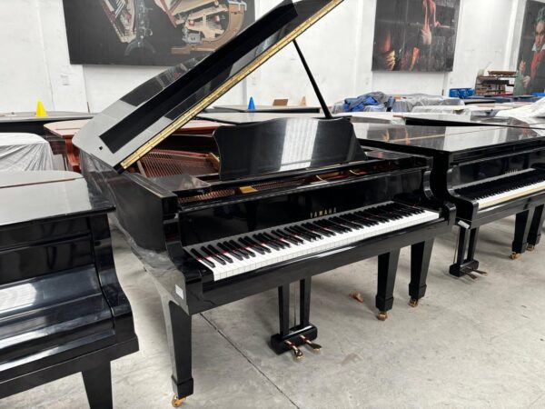 #1378884 Piano de Cola Yamaha 196 cm | Negro Poliéster Profesional