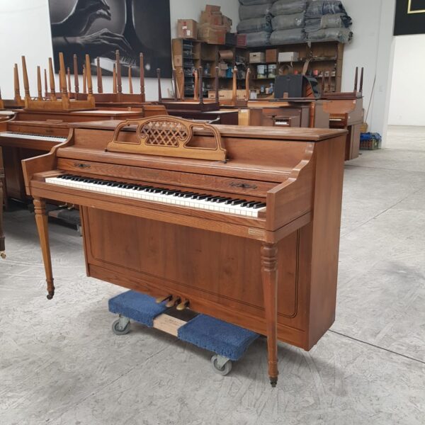 #506705 PIANO TIPO ESPINETA MADERA DE ROBLE KIMBALL
