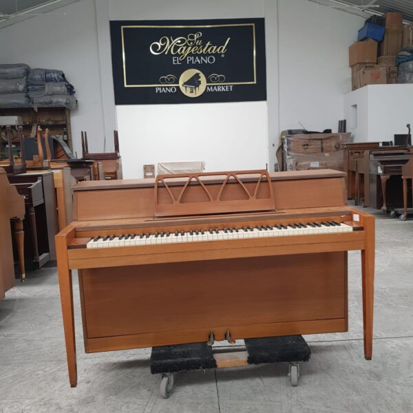 #764297 Piano Espineta NANCY HART By Grand Piano Co.