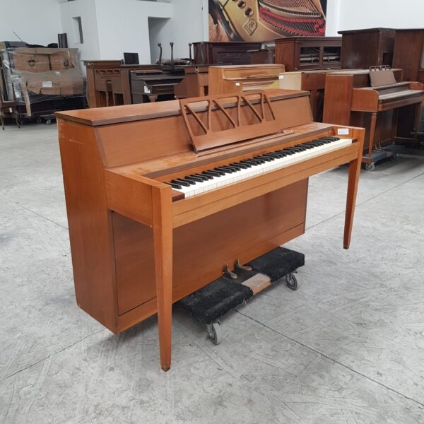 #764297 Piano Espineta NANCY HART By Grand Piano Co.