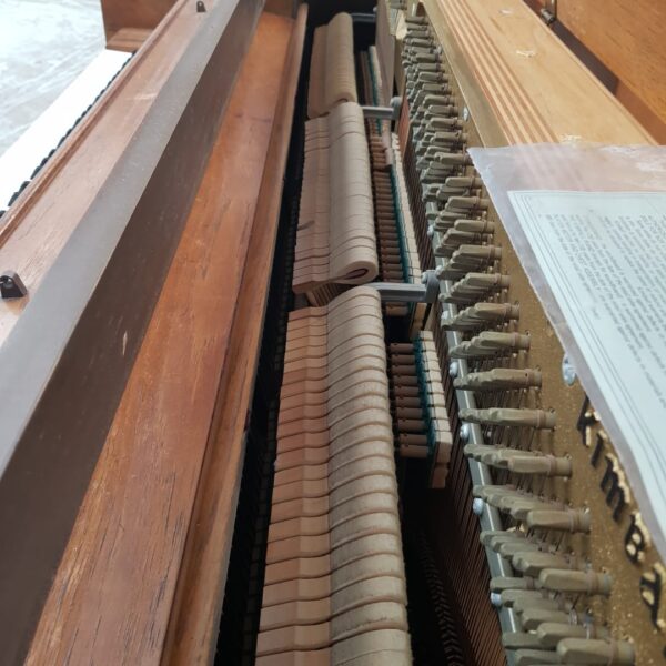#506705 PIANO TIPO ESPINETA MADERA DE ROBLE KIMBALL