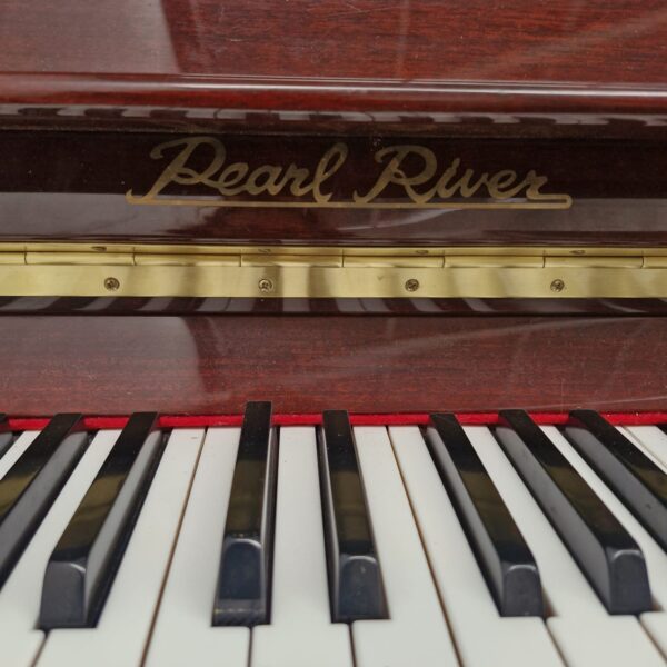 #649301 Piano PEARL RIVERS Vertical  Color Cherry.