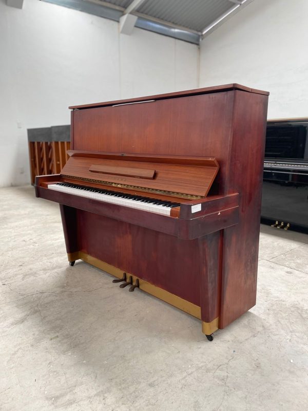 #570629 Piano YAMAHA, Modelo U7A, Tipo Vertical Estudio.