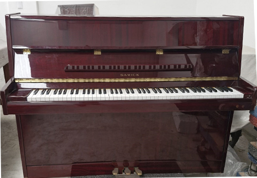 #K01061 PIANO SAMICK Modelo Estudio/Consola, color tinto.