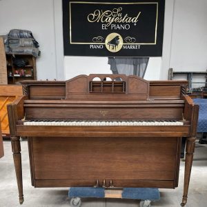 # 217398 Piano FISCHER, Tipo Vertical Consola