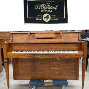 #287124   Piano EVERETT, Tipo Vertical Consola.