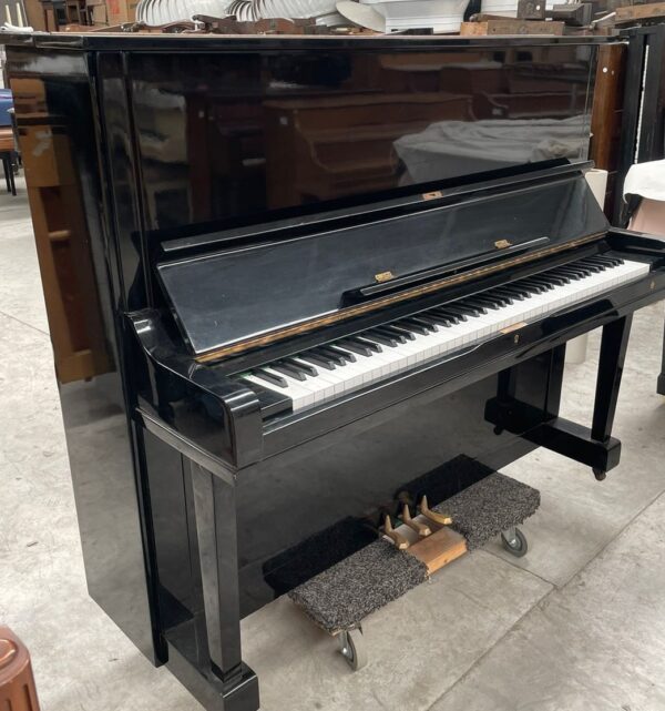 #O21974 Piano HORUGEL By SAMICK, Modelo WG-9, Tipo Vertical Estudio.