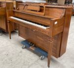 #287124   Piano EVERETT, Tipo Vertical Consola.