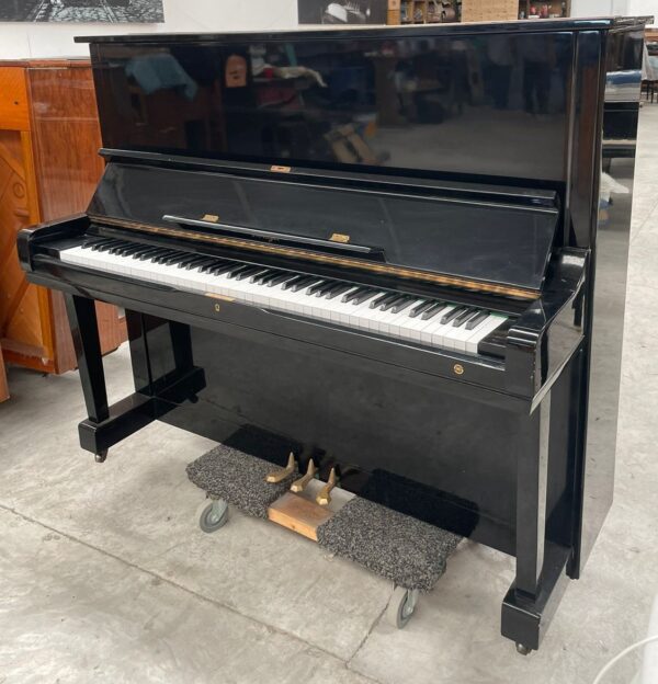 #O21974 Piano HORUGEL By SAMICK, Modelo WG-9, Tipo Vertical Estudio.