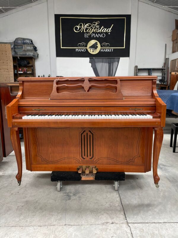 #1321777 Piano YOUNG CHANG, Modelo F-110, Tipo Vertical Estudio/Consola.