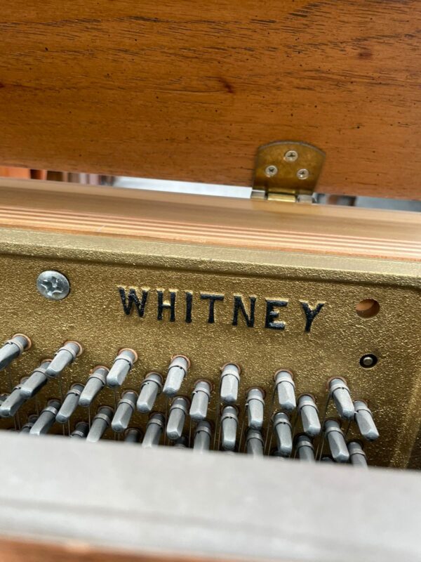 #D10884 Piano WHITNEY By KIMBALL, Tipo Vertical Consola.