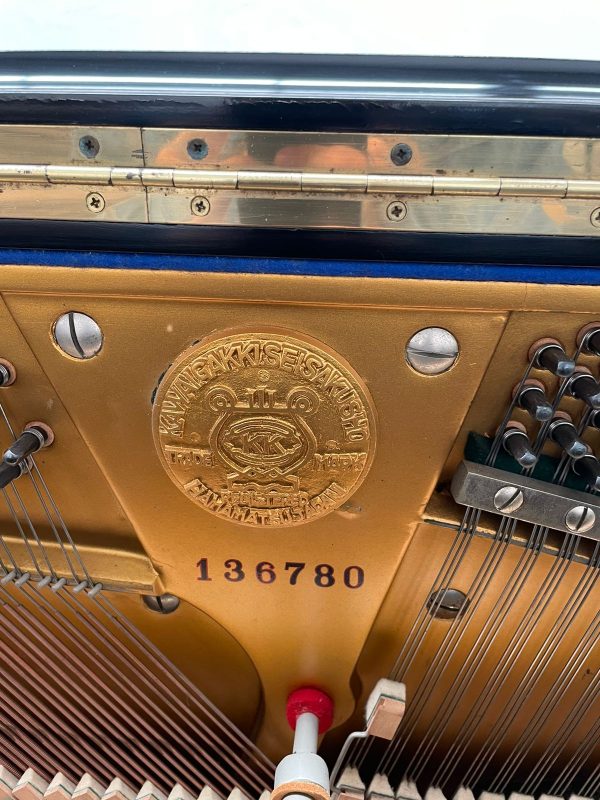 #136780 Piano KAWAI, Modelo K48, Tipo Vertical Estudio.