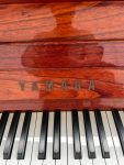 #2158138 Piano YAMAHA Modelo W104, Estudio.