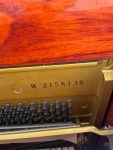 #2158138 Piano YAMAHA Modelo W104, Estudio.
