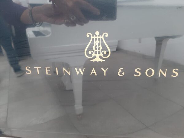 STEINWAY & SONS — El Mejor Piano del Mundo, Ahora a Tu Alcance en Su Majestad el Piano.