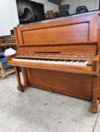 PIANO STEINWAY & SONS VERTICAL CON IPAD, TOCA SOLO. LA CIMA DEL LUJO Y LA TECNOLOGÍA EN UN SOLO PIANO.