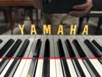 #1378884 Piano de Cola Yamaha 196 cm | Negro Poliéster Profesional